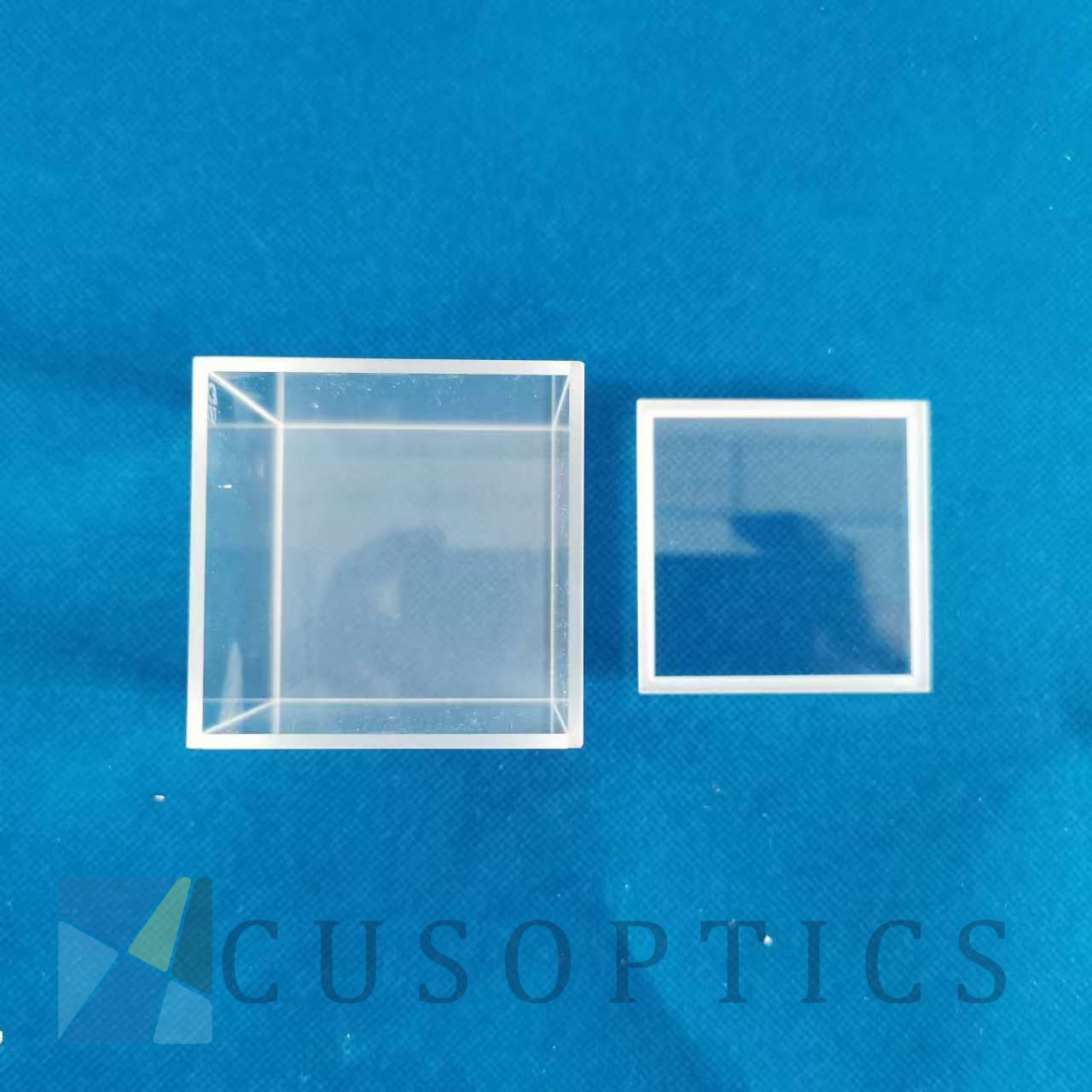 Quartz Glass Cuvette with Lid 1