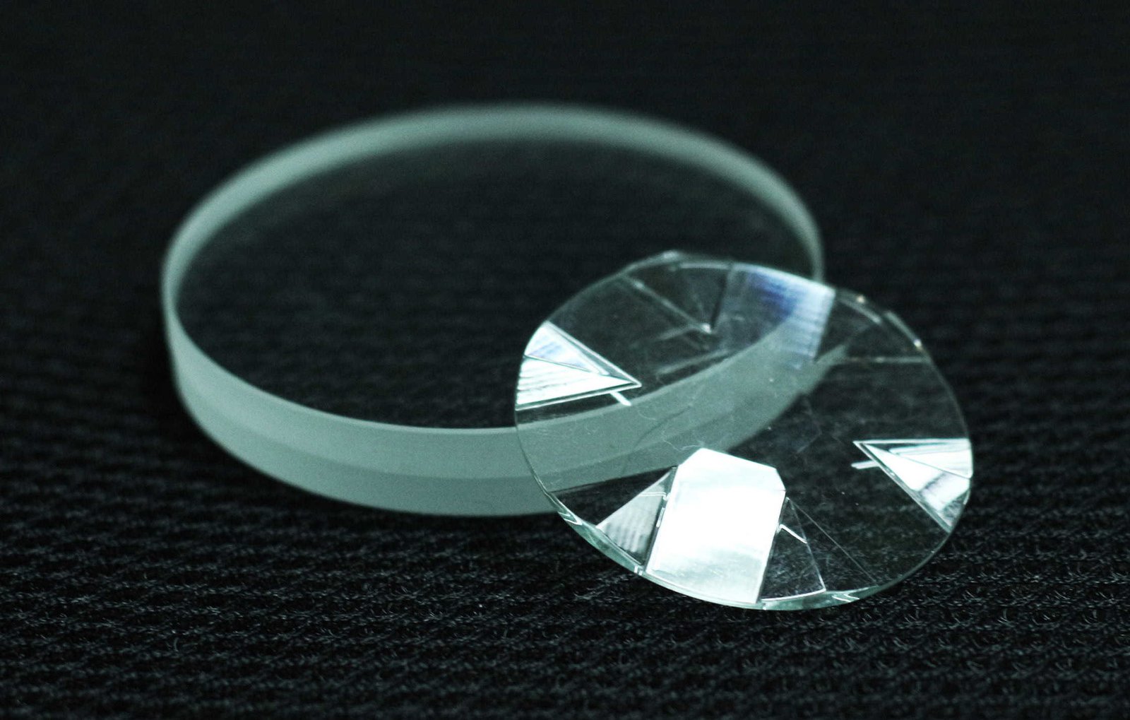 What is the difference between sapphire glass and ordinary glass