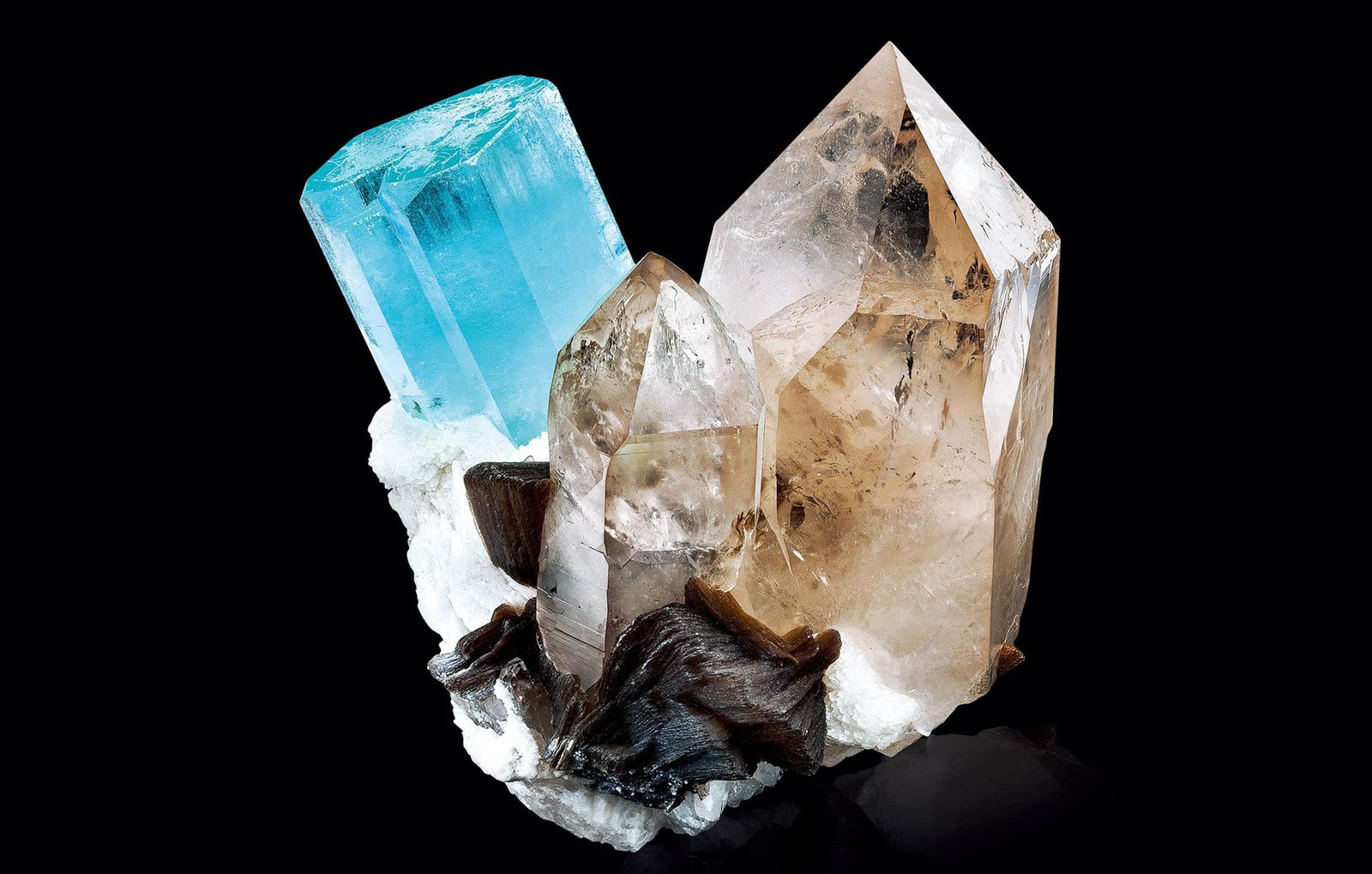 A common method for growing sapphire crystals—Czochralski method