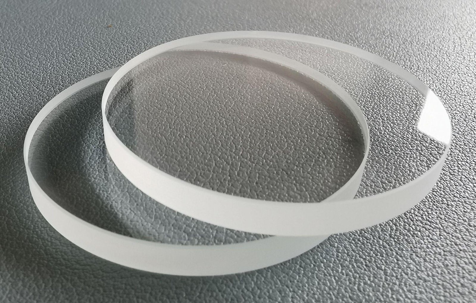 Sapphire Glass — The Optimal Material for High-pressure Applications