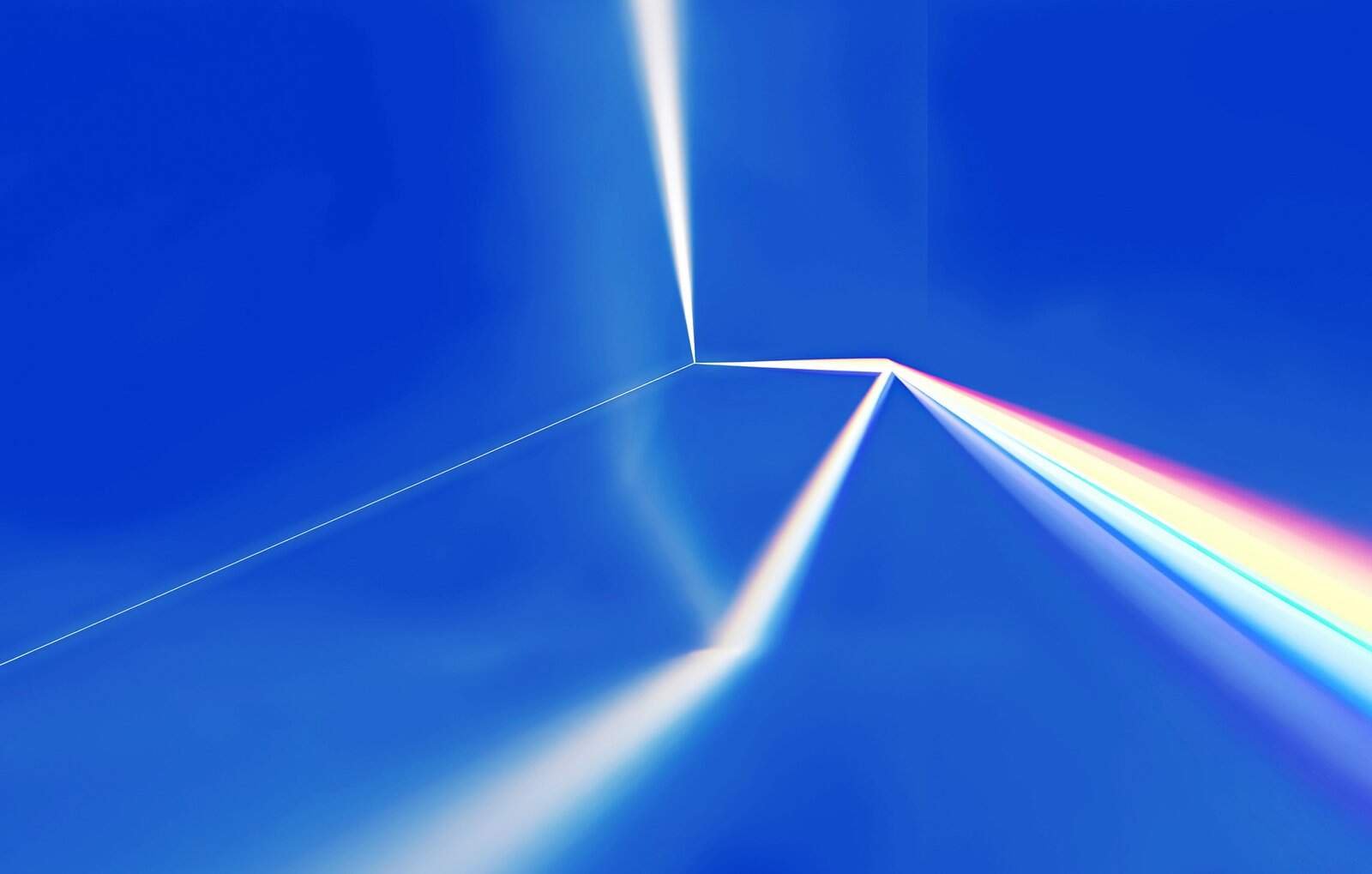A Detailed Explanation of Optical Coating Technologies for Glass Performance Enhancement